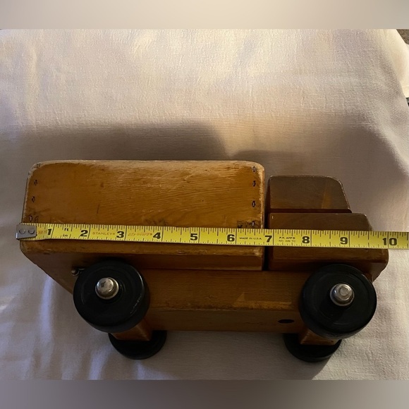 Vintage Community Playthings Rifton NY
Wooden Small dump truck Used - Picture 8 of 9